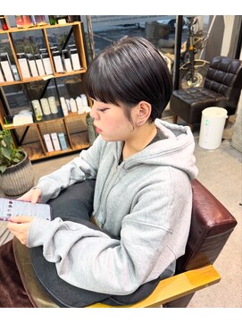 ナット(Nat) 黒髪ショート