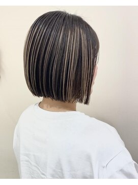 エン(en.) ボブと合わせてお洒落なプレイングカラー