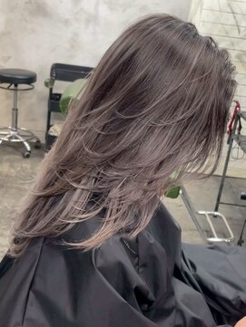 ハーシーバイアポロ 相模大野(HERSHE by apollo) xバレイヤージュ/ホワイトグレージュ/レイヤーカット