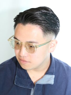 カーウォッシュバーバー(CARWASH BARBER) アップバングフェードメンズアイロンパーマ大人七三