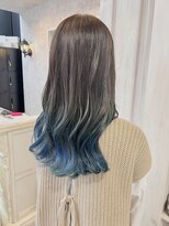 キャアリー(Caary)&nbsp;福山美容室caaryグラデーション毛先カラーブルーブリーチ20代