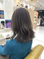 ティンク 天神(Tink) 【キラテラ】赤み消しオリーブグレージュ×抜け感ミディ