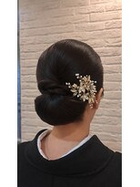 ラメール アヴェダ 西武秋田店(La Melu AVEDA) 上品な輝きを放つ、洗練された大人シニヨン