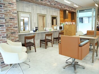 Hair Salon Color-ra 亀有店【カラーラ】