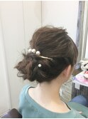 編み込みシニヨンヘアアレンジ