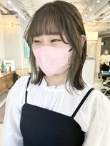 ヘアー アイス カンナ(HAIR ICI Canna)&nbsp;オリーブグレージュのイヤリングカラー