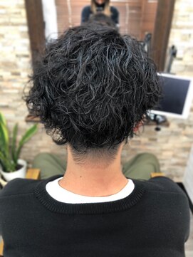 ハサミバイアトリエナガノ 千葉(8sami by atelier nagano) MEN’SHAIR ウルフ アッシュブラックカルマパーマベリーショート