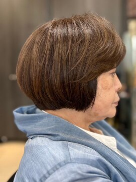 ヘアークリアー 春日部 ミセス 大人かわいい丸みショートボブスタイル 白髪ぼかし