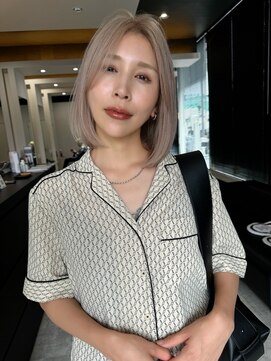 エイチ(H) ベージュカラー