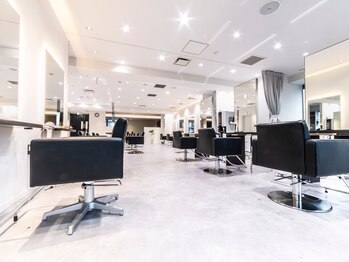 バンプ ギンザ(BUMP GINZA)の写真/広々とした開放的な癒し空間。洗練された上質な《BUMP》で、あなただけのサロンタイムを―。