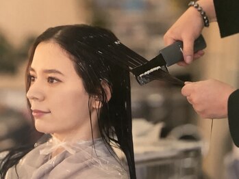 ルーブ(roove)の写真/髪質改善トリートメントで、髪の芯から美しく。カラーやパーマで傷んだ髪の毛も、極上のツヤ感に♪