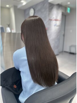 アルドーレフィエロ シンサイバシ(Ardore fiero shinsaibashi) 赤みのないオリーブブラウン☆