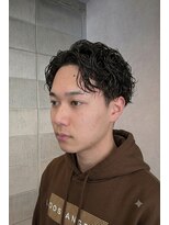 ワンワンオー バーバーショップ コンチネンタル(@110 BARBER SHOP continental)&nbsp;ツイスパ韓国風センターパートツーブロック
