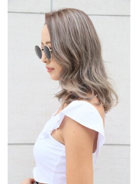 ロエナ(ROENA) クラシカルデジタルパーマバレイヤージュロブ