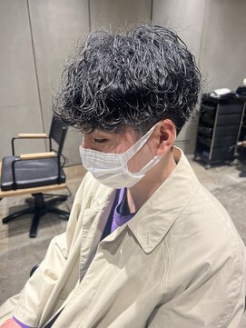 ビビト(bibito) bibito 波巻きパーマ スパイラル マッシュショート 刈り上げ