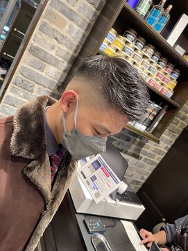 ミリオンバックス 御徒町店(Million Backs) スキンフェード/サイドパート/バーバー<理容室>[メンズ/御徒町]