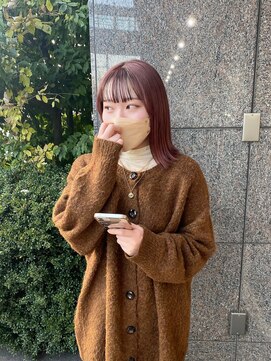 ムーム(Momb) ピンクベージュと前髪ローライト