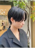 クールなヘアスタイル ハンサムショート
