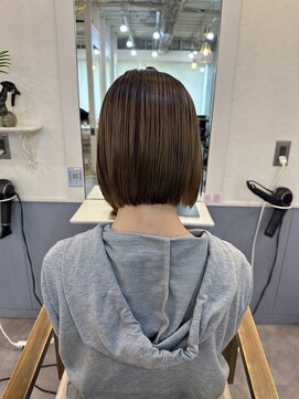 トッカ ヘアアンドトリートメント 難波店 ブリ-チ履歴があってもさらつやになる☆酸性縮毛
