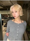 ウェービーブロンドボブ