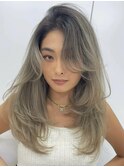 ハイライトカラーミルクティーベージュレイヤーカット