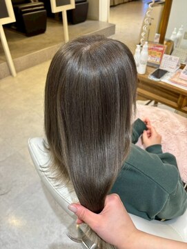 スペックホルダーミミ(Spec Holder mimi) シアー透明感グレージュロング