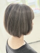 スガミ(SUGAMI)&nbsp;白髪ぼかしハイライトボブ