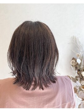 イソラヘアアトリエ(Isola hair atelier) 【Isola】外ハネ×ミディアム