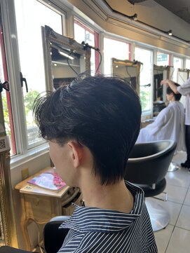 アイズ 海老名(AIZU) センターパート チャウヌヘア ガイルヘア