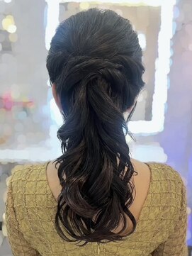 アトリエビューティーアミュ(atelier beauty AmU) ポニーテール風 ハーフアップスタイル