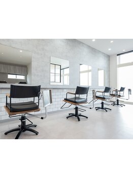 【砺波】カット大好きなオーナーによるミリ単位の似合わせカット♪安心してお任せください