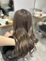 リーオオサカ(Lee Osaka)&nbsp;グレージュカラー×ブリーチカラー/かれん