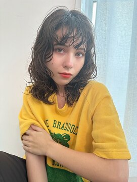 ホロ(hollo) ウルフレイヤーミディアムパーマ/黒髪パーマ