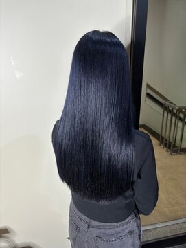 エイミー(Aimee) Aimee 町田 ネイビーブルー×艶ストレート