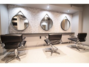 KIRIKA新宿 ブリーチダブルカラー/インナーカラー/髪質改善/新宿駅