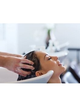 極上のヘッドスパで日々の疲れをリセット。頭皮ケア×癒しが同時に叶う☆カラー＋スパクーポンがおすすめ♪