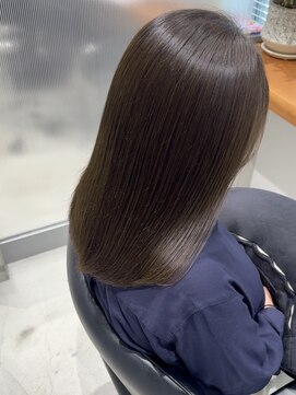 フー(hu) オリーブブラウングレージュイルミナ透明感カラー