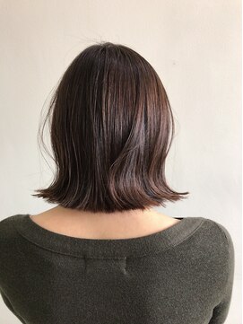 スヴァーゴ ヘアー svago hair 外ハネ切りっぱなしボブ