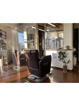 理容業界で有名なオーナーと若手スタッフによる《高い技術力×丁寧なカウンセリング》が好評のSmileC.C.！