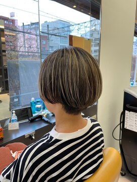 キサ ファータ 恵比寿(kisa fata) [オージュアサロン/恵比寿]前下がりショートボブ/ハイライト