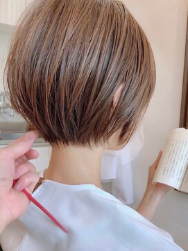 アイドットプラス 表参道(i.+omotesando) 小顔ヘアふんわりショート簡単スタイリングブリーチなしカラー
