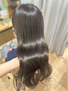 美容室 アクター 赤み消し　オリーブグレージュ