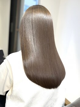 アールサロン アネックス 名駅(Rr SALON ANNEX)の写真/ファーストグレイカラーもお任せ！気になり始めた白髪もしっかりカバーし、透明感ある仕上がりに導きます＊