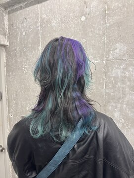 オーン(OOn) シアンとパープルのウルフデザイン