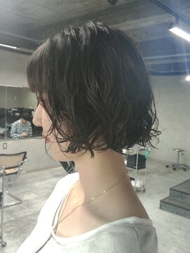 ボブ/レイヤーボブ/暗髪スタイル［新潟］