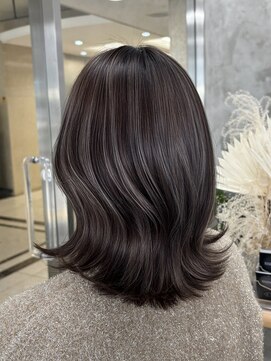 エッセンザ 梅田(ESSENZA) レイヤーボブ×ハイライト