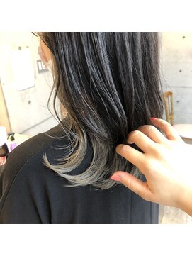 フェリア 松山(Feria) 【Feria松山】インナーカラー×シルバーグレージュ-相原愛梨-