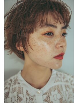 クラン(clan) 外ハネボブセクションカラーグラデーションカラーペールベージュ