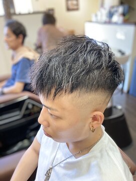 ヘアリゾート リビラ(Hair Resort Revilla) ツイストクロップ