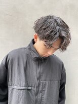 【aRietta】ビジネス向け波巻きパーマ×かき上げセンターパート